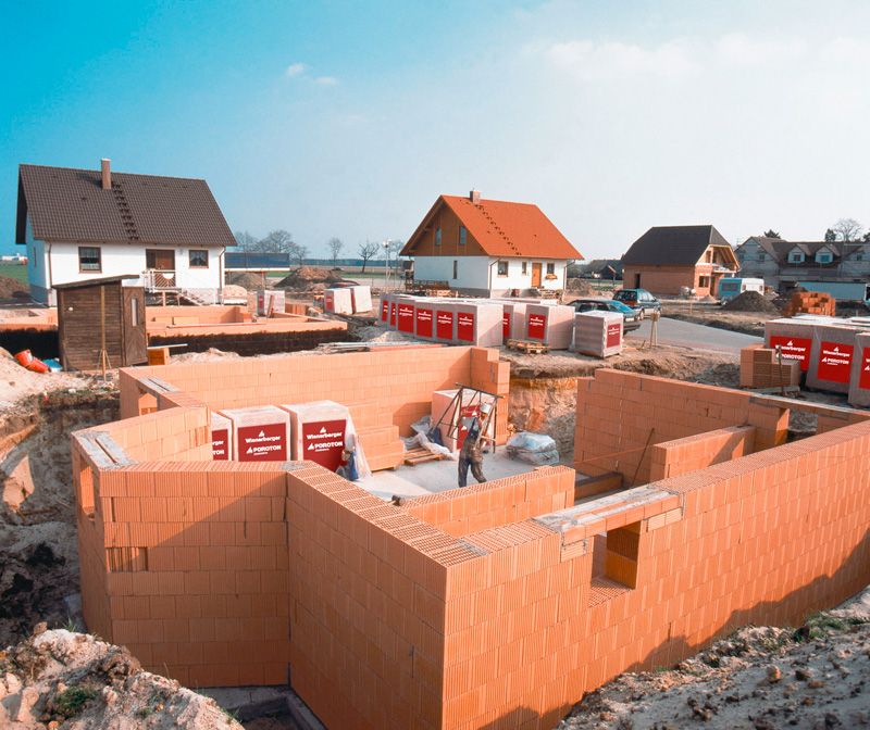 Baustelle eines Eigenheimes in Massivbauweise
