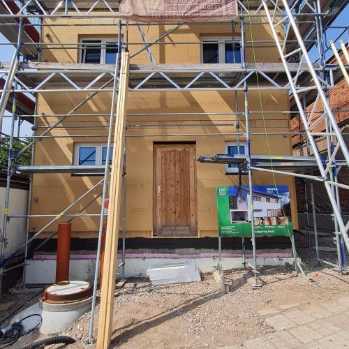 Bau eines individuellen DEURAÖKOHOLZHAUSES als Lückenbebauung im Bestand einer Erfurter Straße